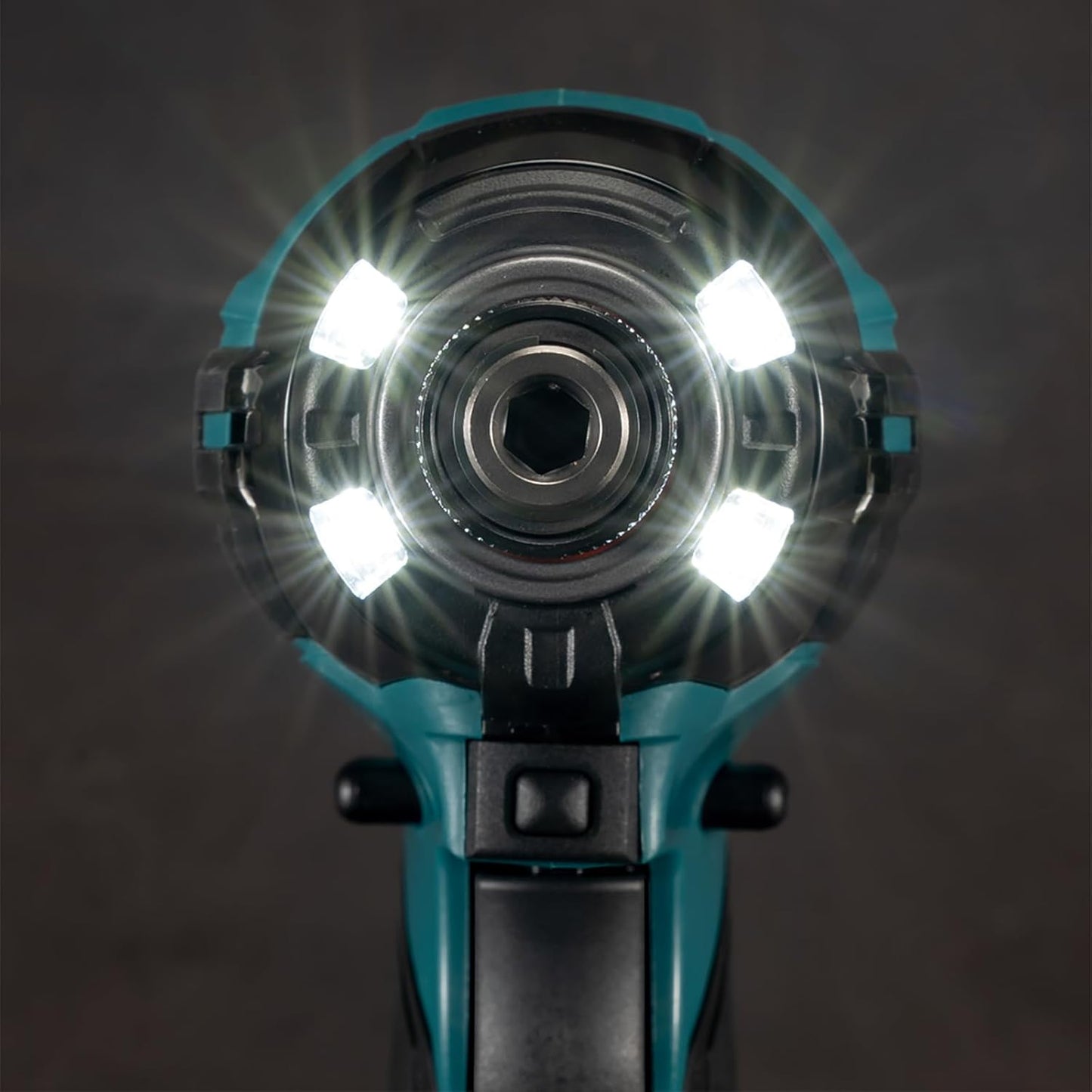 TD002GD202 – 40Vmax XGT Brushless Impact Driver (2x 2.5Ah Batteries + Charger + Carry Case)